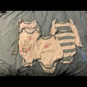 Burts Bee’s Baby infant girl - 5 pieces